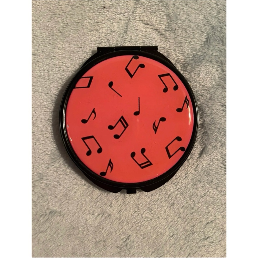 Compact Mirror